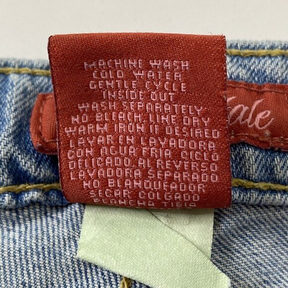 Aeropostale Women's size 3/4 Distressed Raw Hems Blue Jean Denim Booty Shorts - Picture 9 of 10